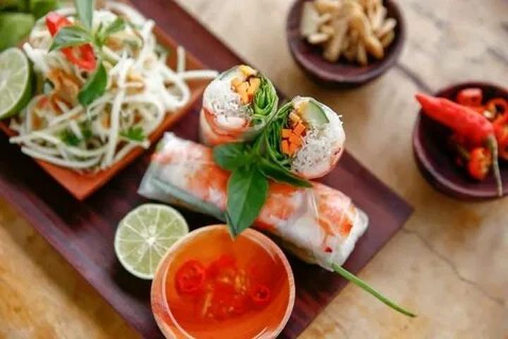 Nội dung: Trong một bóng mát trong mùa hè nóng bỏng, một cột mốc trong lịch sử nhạc